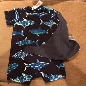 Old Navy 3-6M shark romper and bib